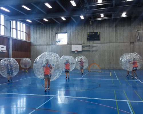 Bubble Soccer Polterabend in einer Halle